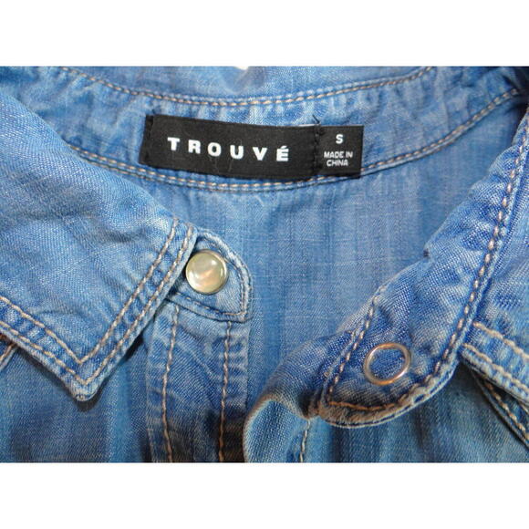 Trouvé Women's Denim Shirt - Stylish & Comfortable - Picture 4 of 7